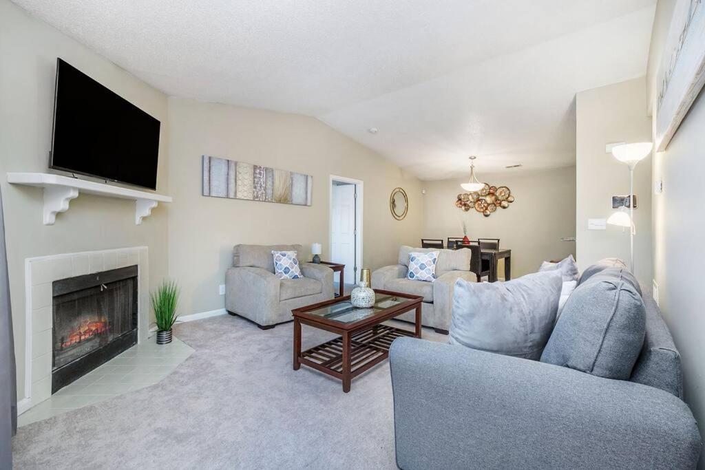 Charming Apartment With Wi-Fi シャーロット エクステリア 写真