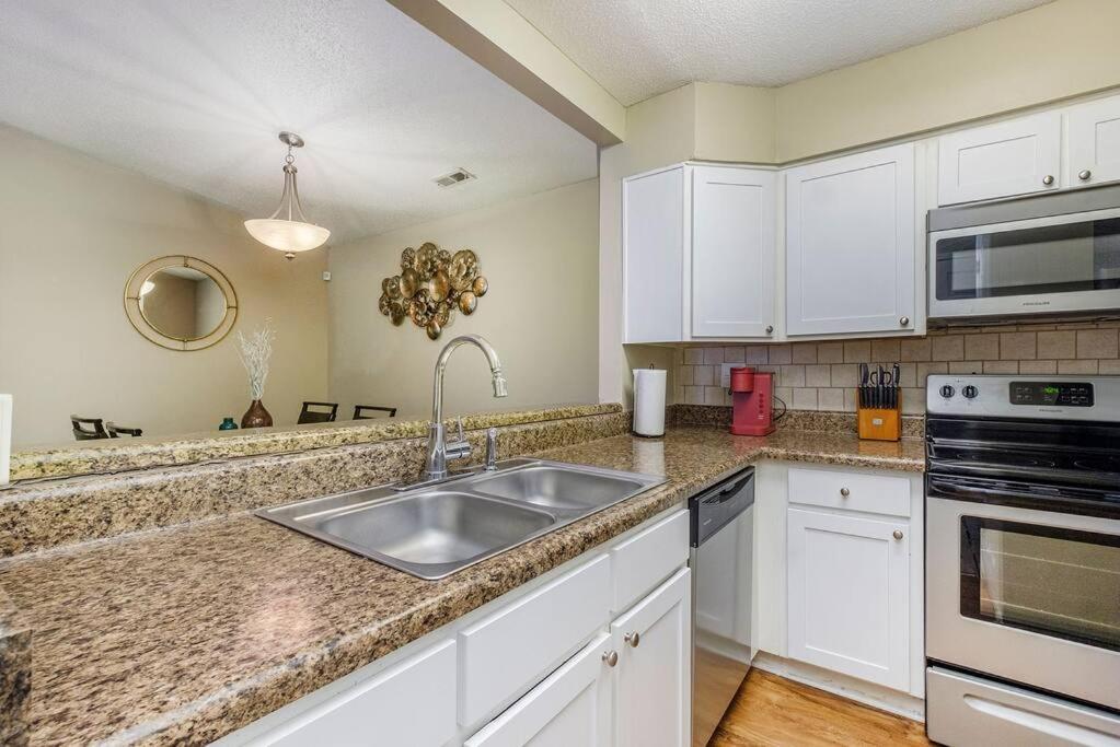 Charming Apartment With Wi-Fi シャーロット エクステリア 写真
