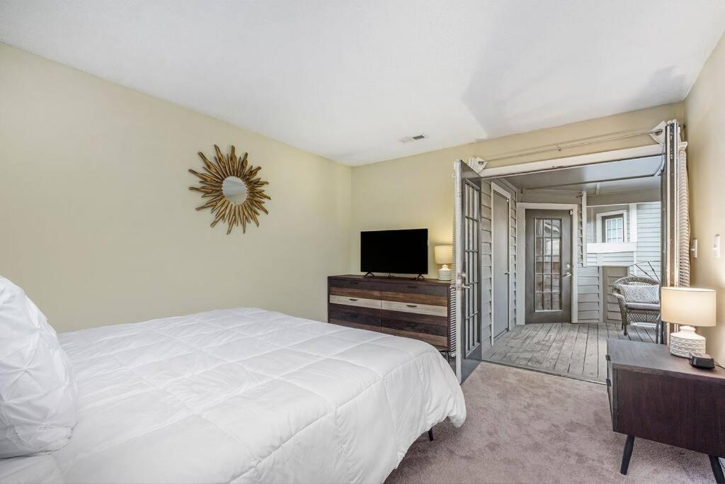 Charming Apartment With Wi-Fi シャーロット エクステリア 写真